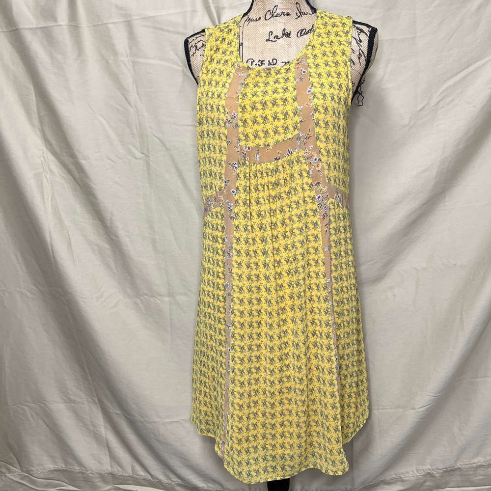 NWOT- Signature Studio dress, size Medium.